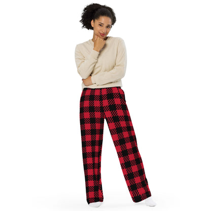 Pantalón ancho unisex para combinar con camisetas negras.